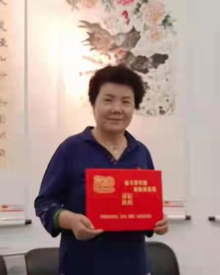 著名花鸟画家、中华法书文化网宁夏副会长-周金凤